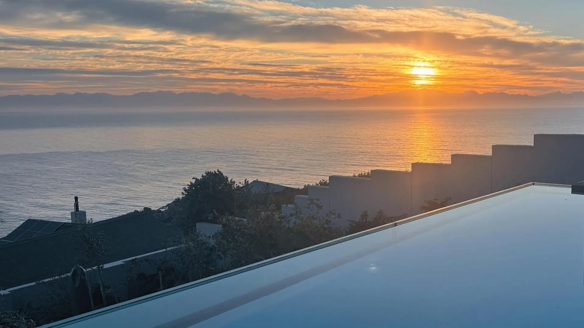 Luxury Surfer'S Corner Suite With Ocean Views Simonʼs Town